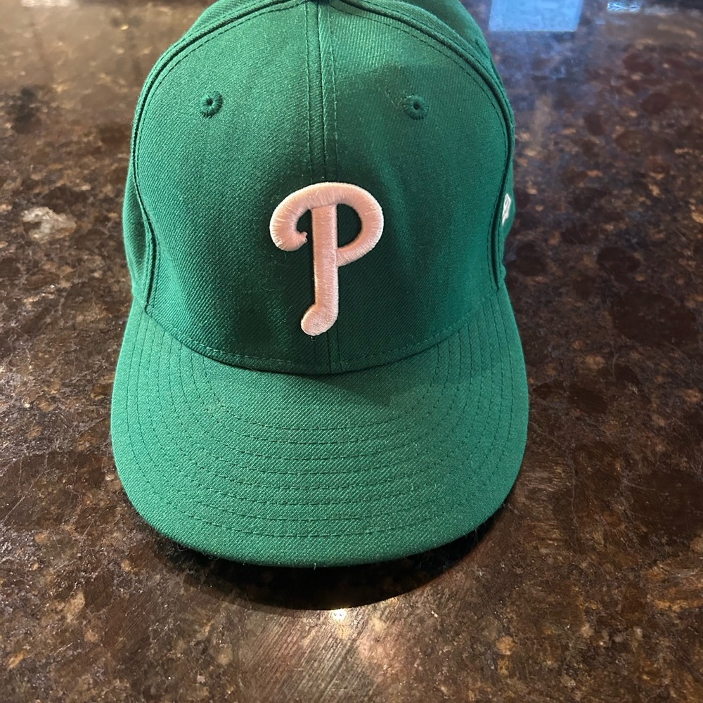 New Era Green Philadelphia Phillies hat sz 7 3/8 in GUC